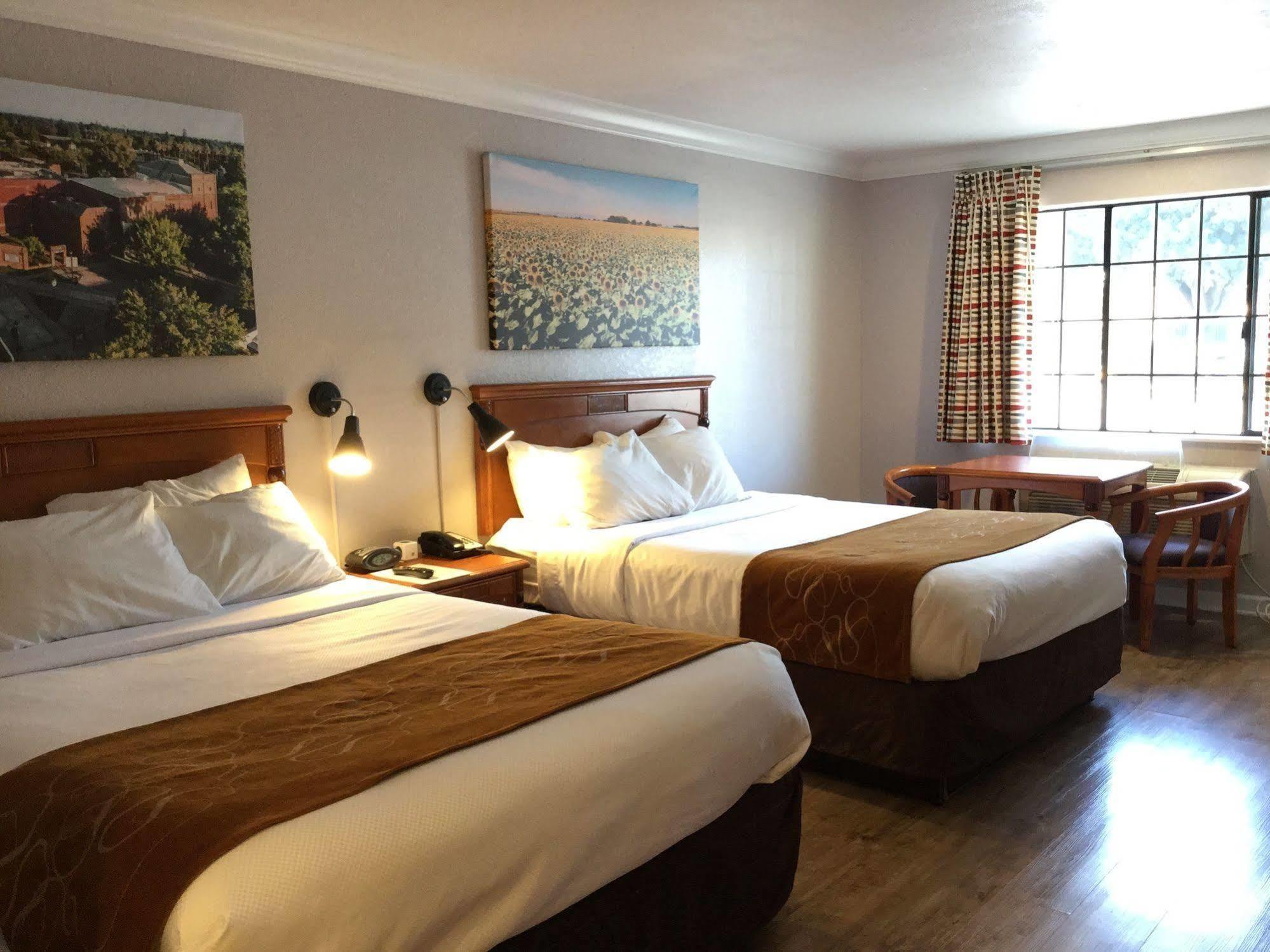 Journey Inn ウッドランド エクステリア 写真